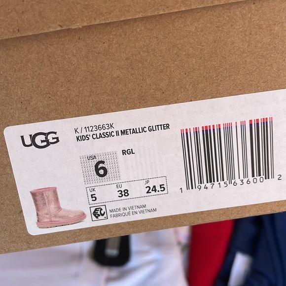 NEW Ugg rose gold with Pink Accent - Picture 8 of 8